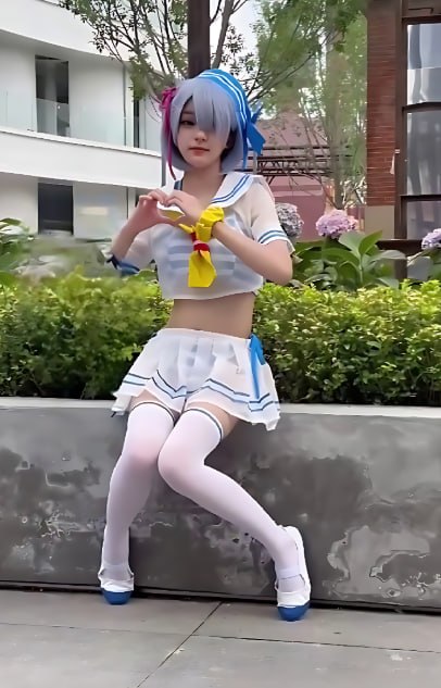 萝莉阁学生少女爱口交 配图