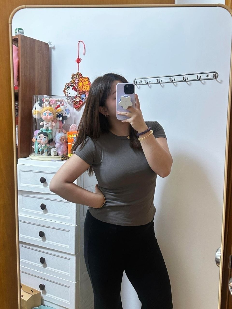 反差大学生少女萝莉自慰 配图