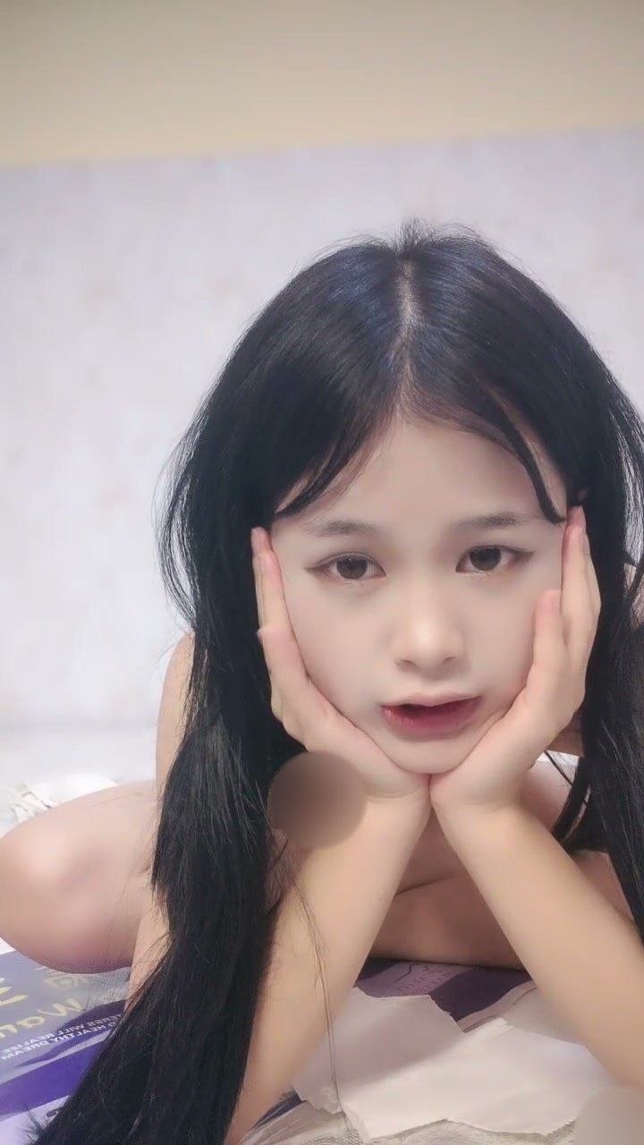 乱伦巨乳人妻/熟女少妇AV 配图