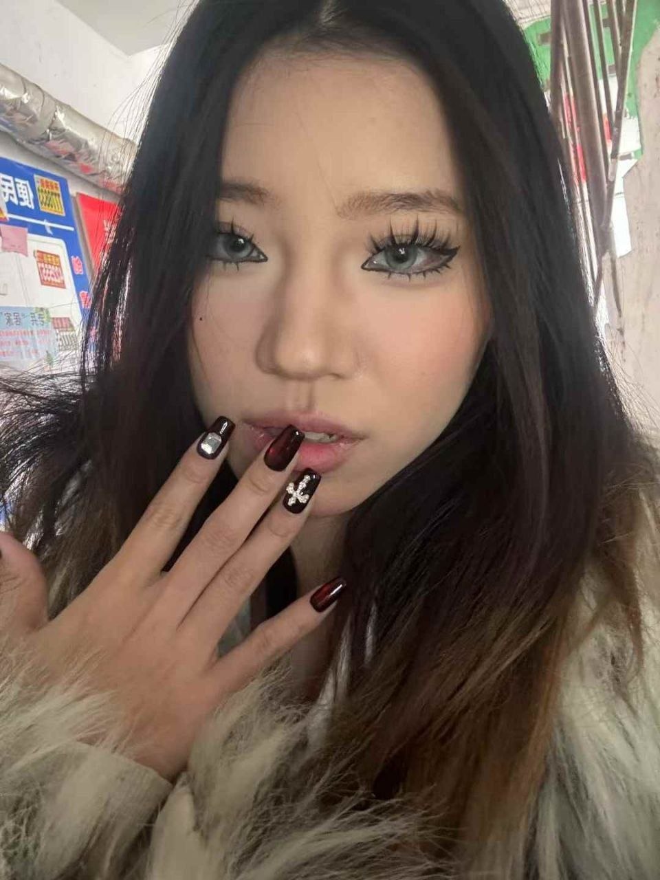 大学生少女母狗萝莉自慰 配图