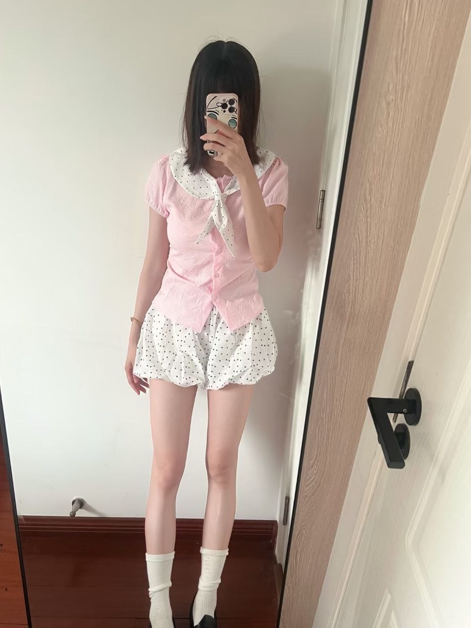 反差大学生少女萝莉自慰 配图