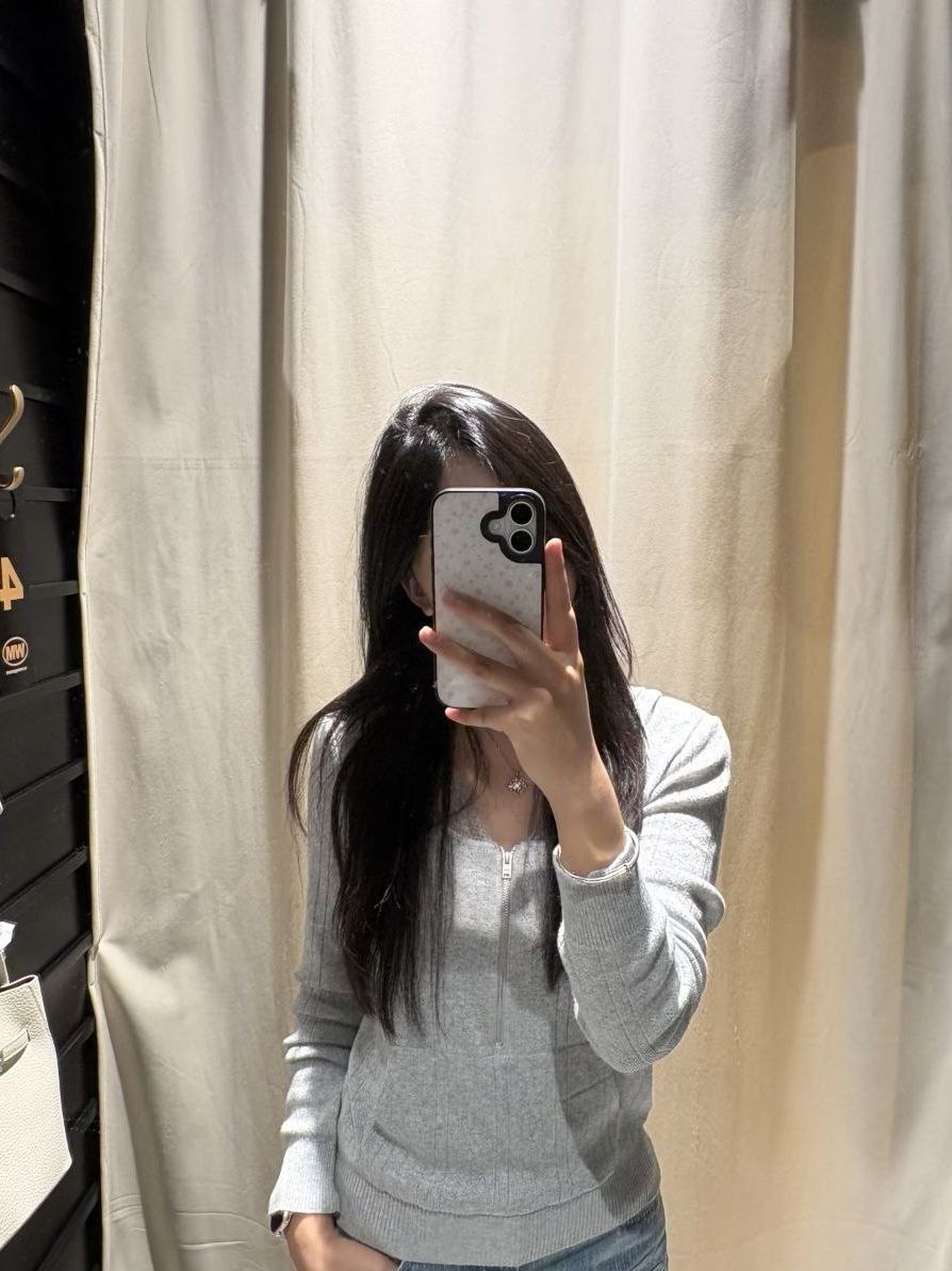 反差大学生少女萝莉自慰 配图