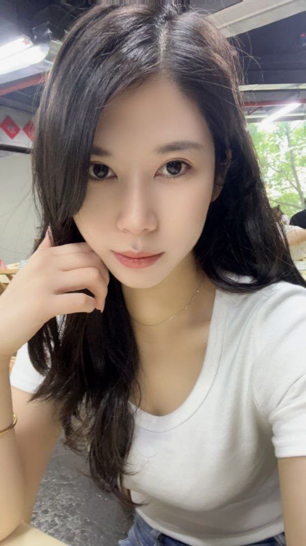 高颜值学生(情侣女友) 配图