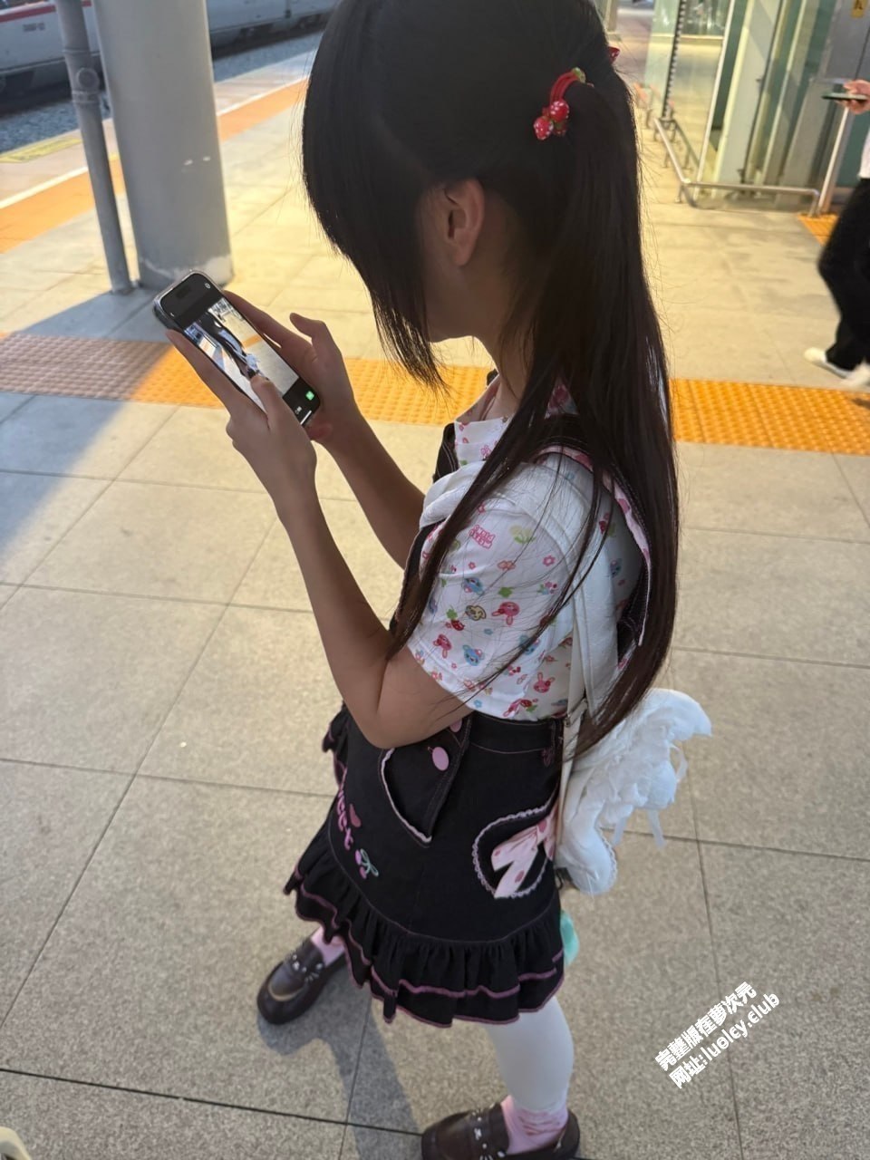 反差学生精神小妹 配图