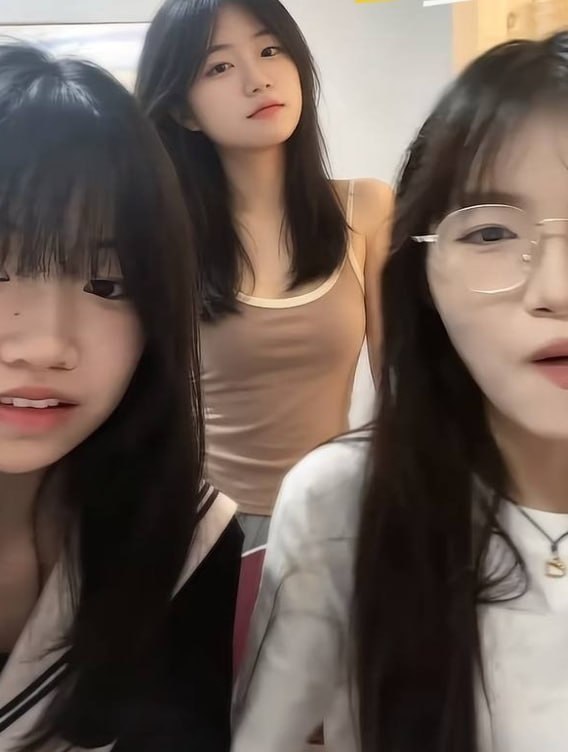萝莉阁学生少女爱口交 配图