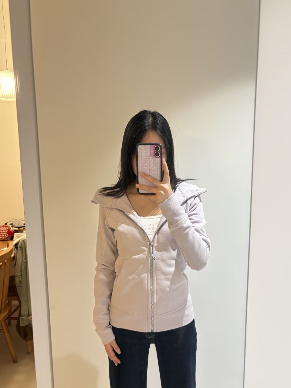 反差大学生少女萝莉自慰 配图
