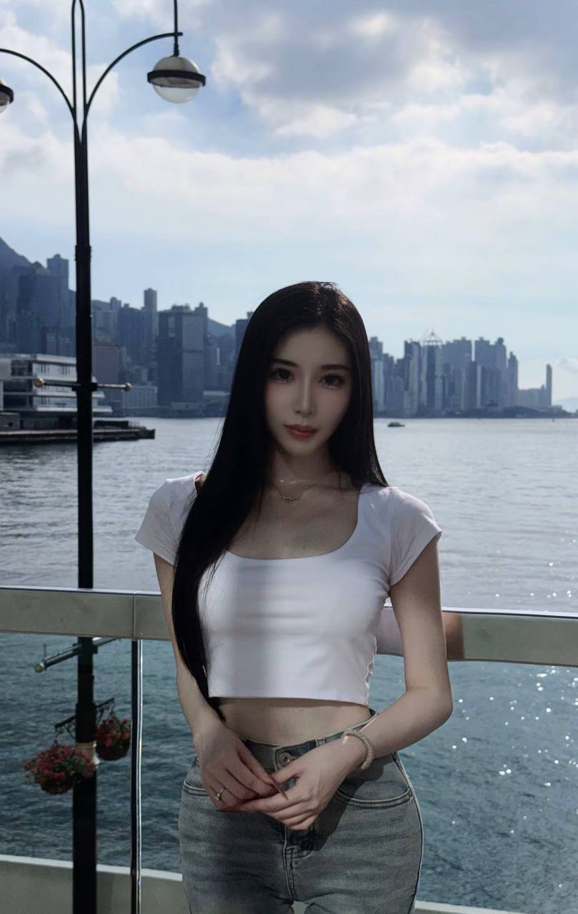 KISS抖音网红ai脱衣去衣基地 配图