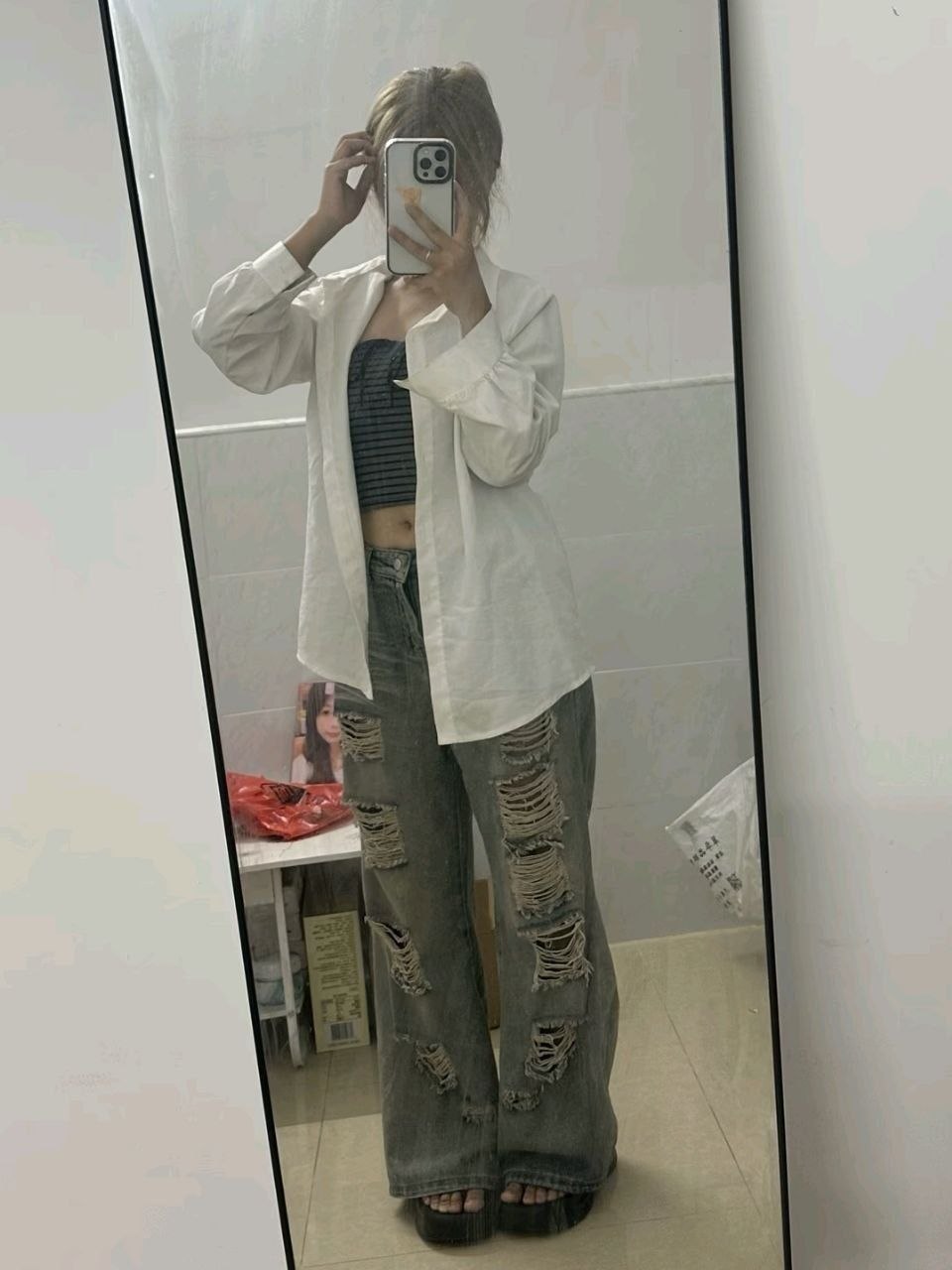 反差大学生少女萝莉自慰 配图