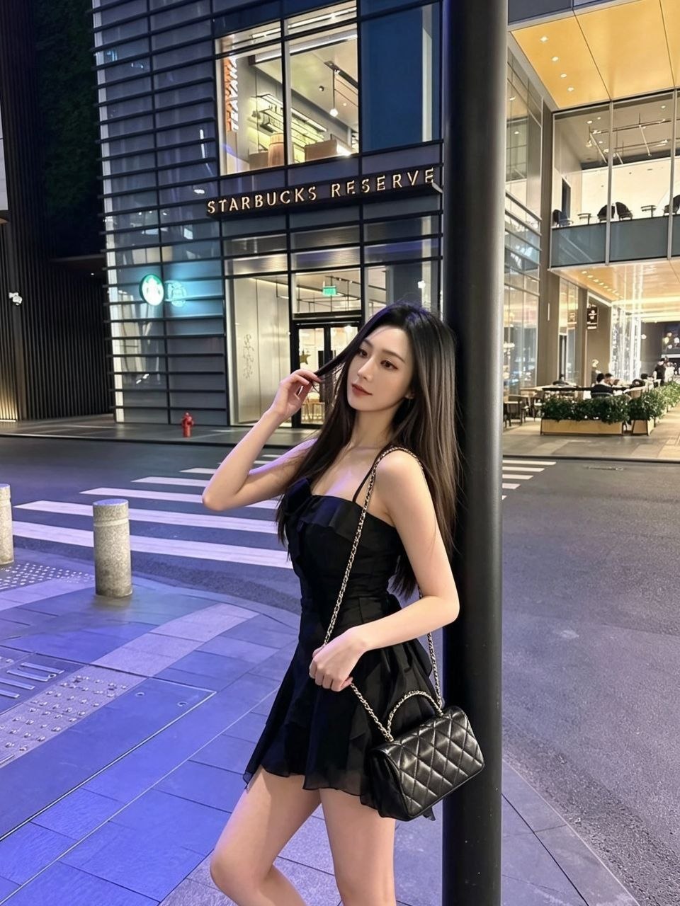 反差大学生少女萝莉自慰 配图