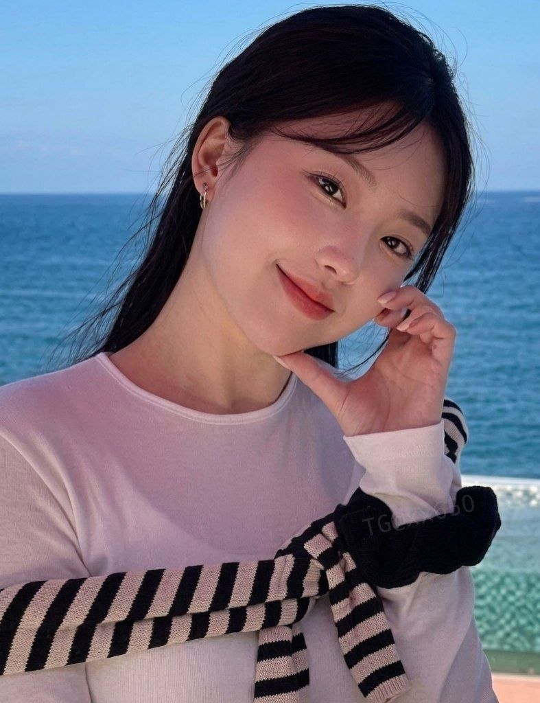 熟女人妻/吃瓜猎奇 配图