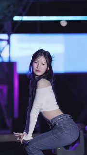 美女|泳装|热舞 配图