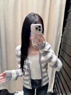反差大学生少女萝莉自慰 配图