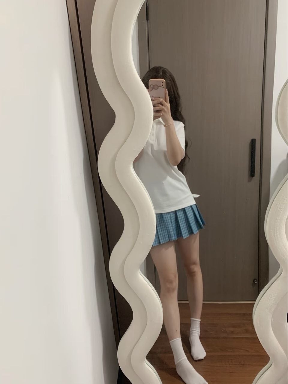 反差大学生少女萝莉自慰 配图