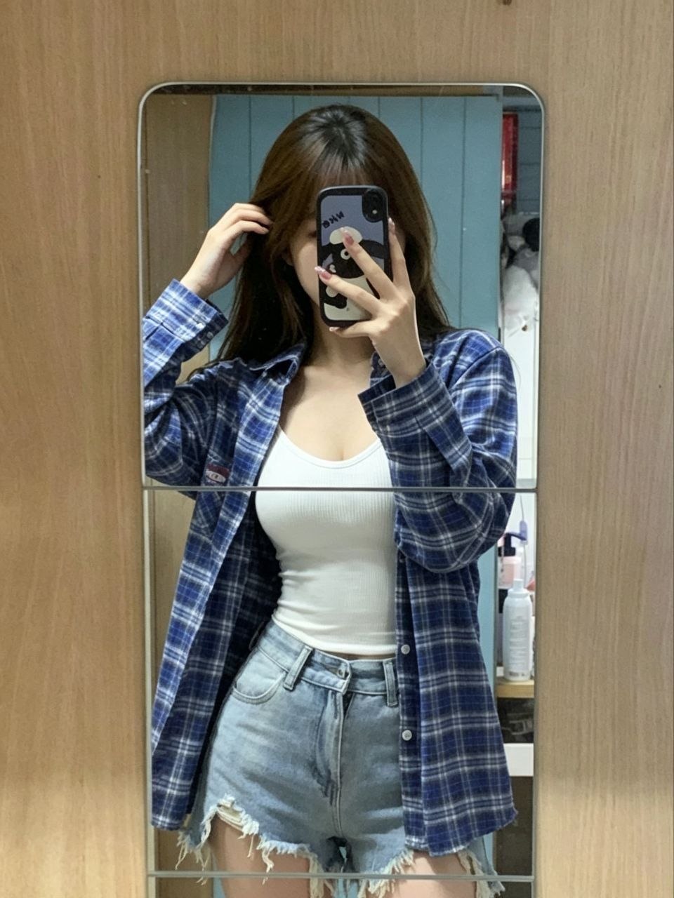反差大学生少女萝莉自慰 配图