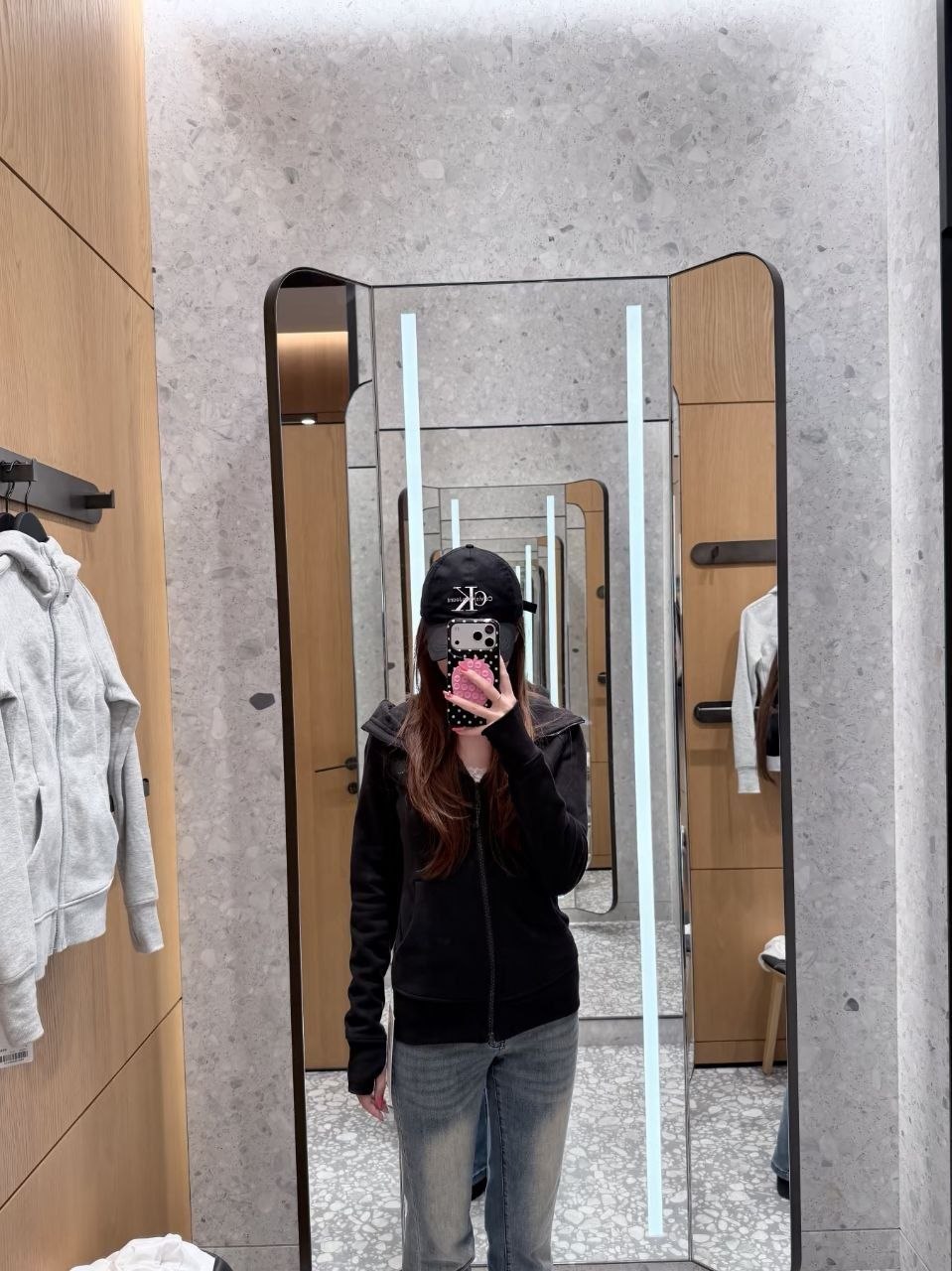 反差大学生少女萝莉自慰 配图