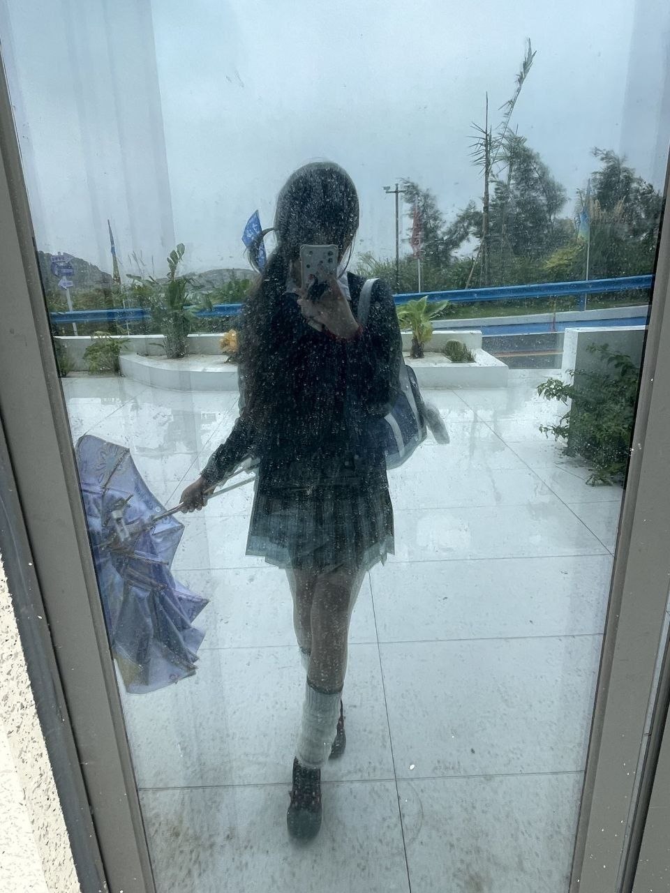 反差大学生少女萝莉自慰 配图