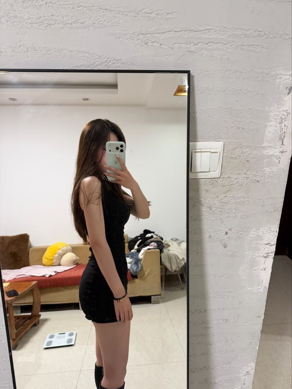 反差大学生少女萝莉自慰 配图