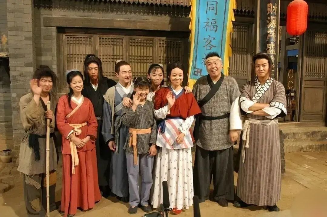 乱伦巨乳人妻/熟女少妇AV 配图