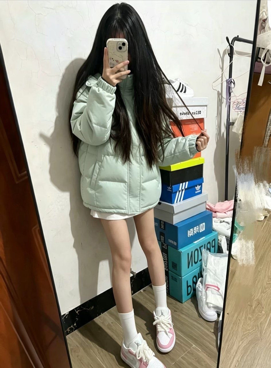 精神小妹女高学生妹自拍 配图